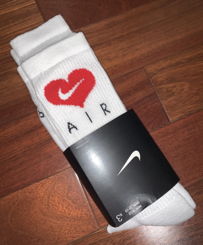 drake nike socks with hearts